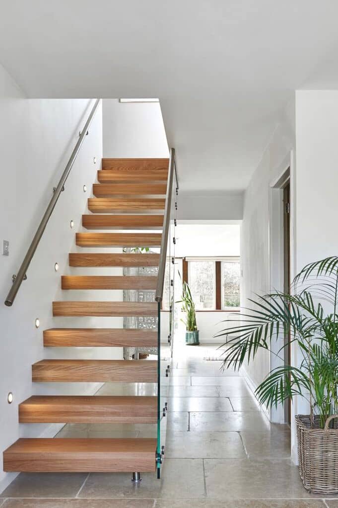 How do Floating Staircases work? Modern Cantilever Stairs Systems