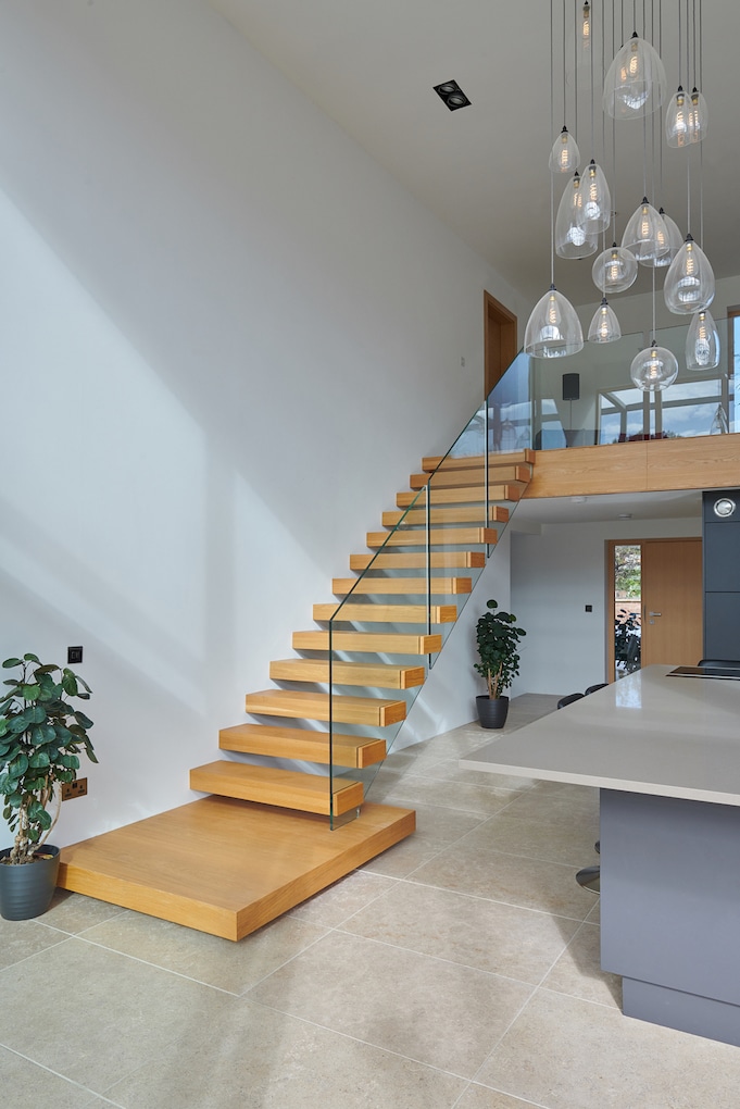 How do Floating Staircases work? Modern Cantilever Stairs Systems