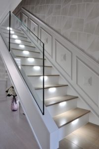 GAT 6583 white glass staircases