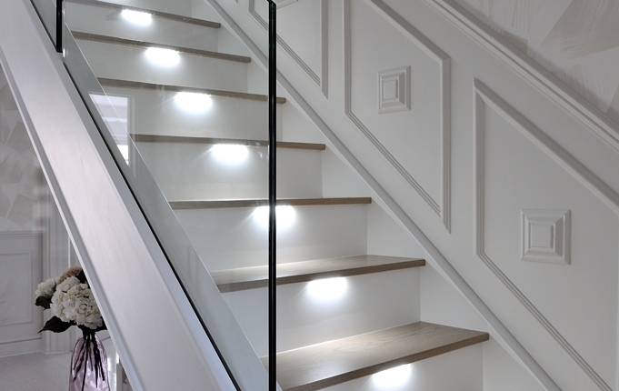 GAT 6583 white glass staircases